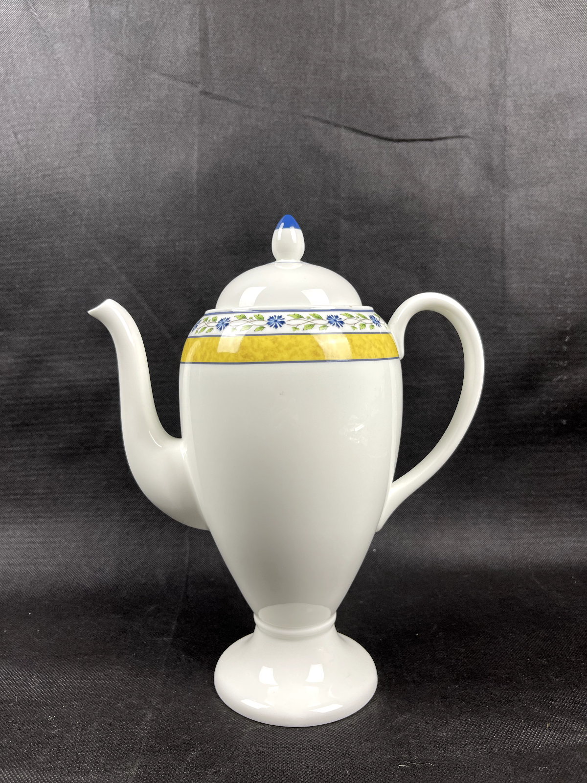 Verseuse , cafetière Wedgwood modèle Mistral, neuve