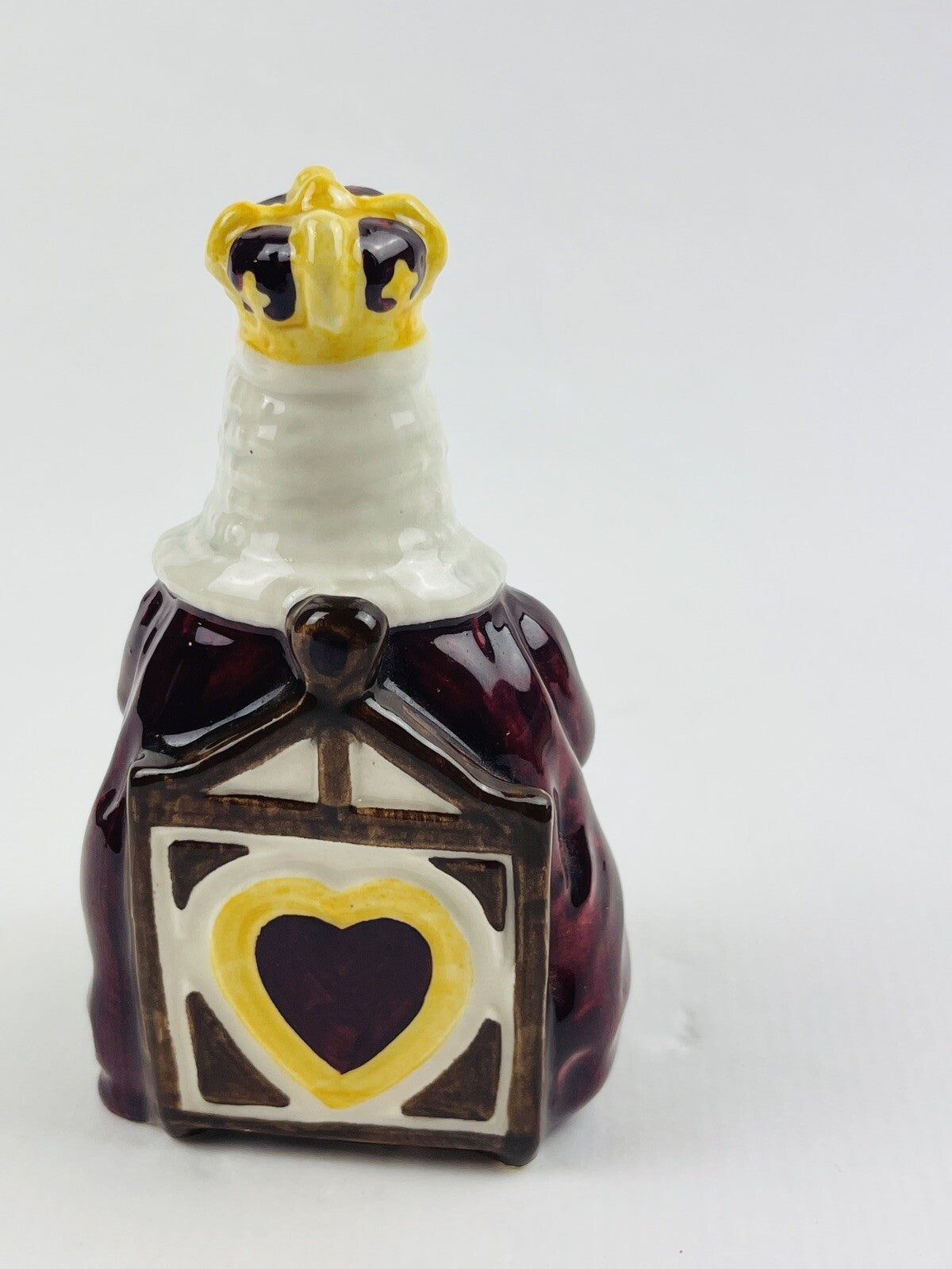 Beswick Ancienne figurine Alice séries "King of heart" 1974 modèle 2489