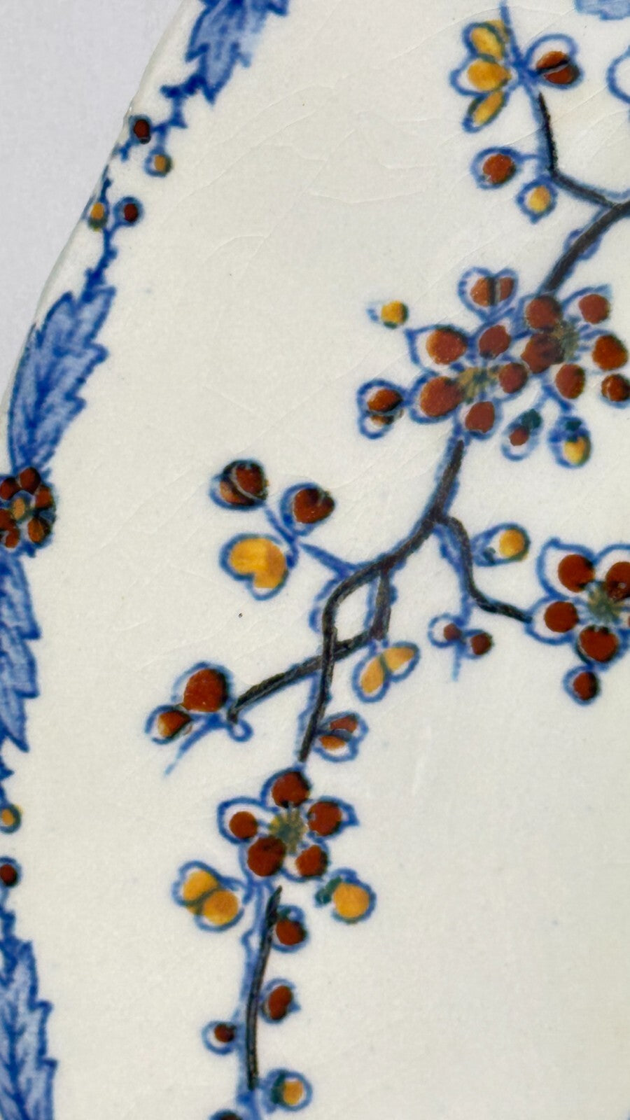 Gien 1875, suite de 6 assiettes plates Coq et pivoines
