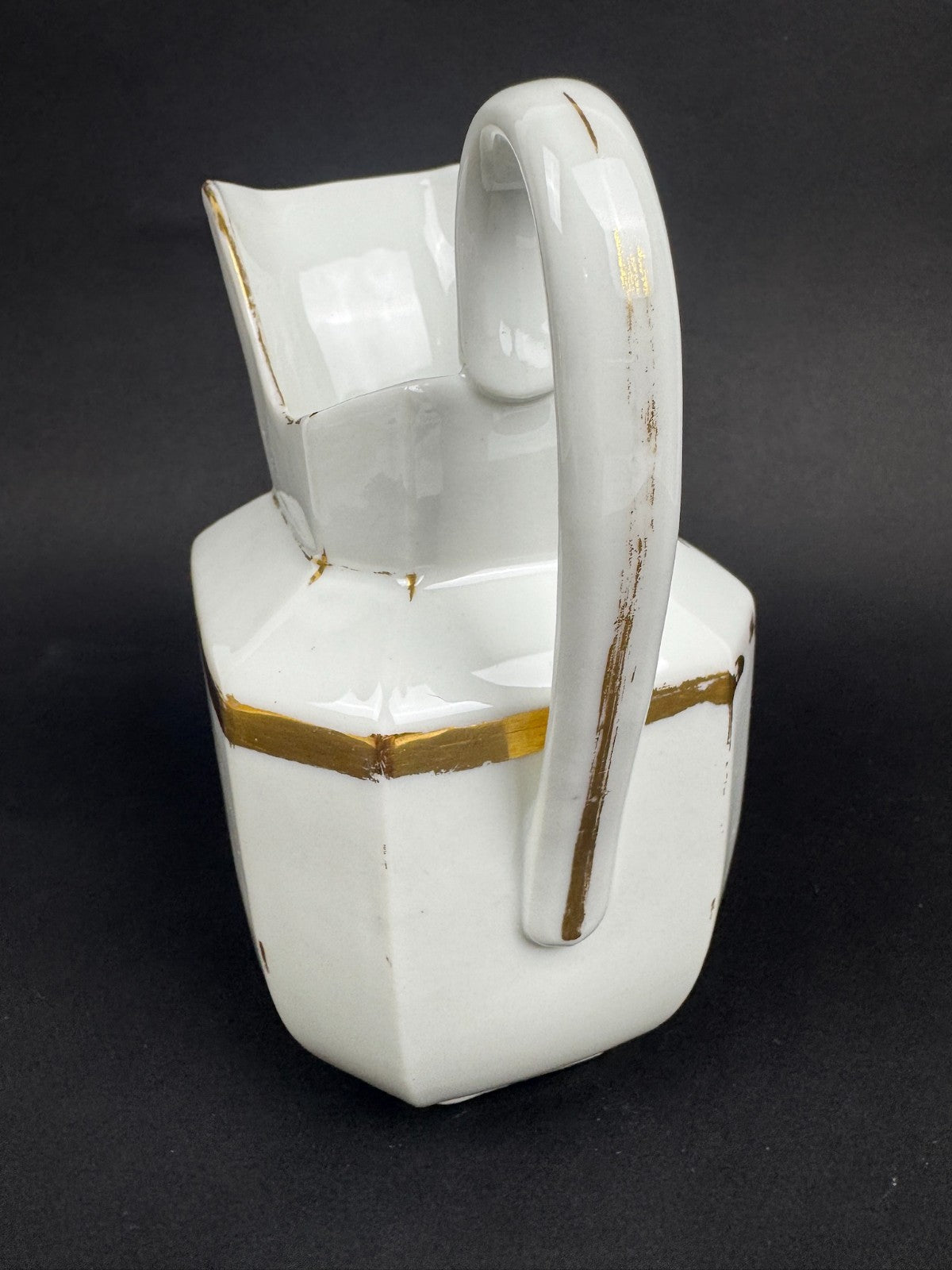 Service à thé en porcelaine blanche et or, époque fin XIXe / début XXe