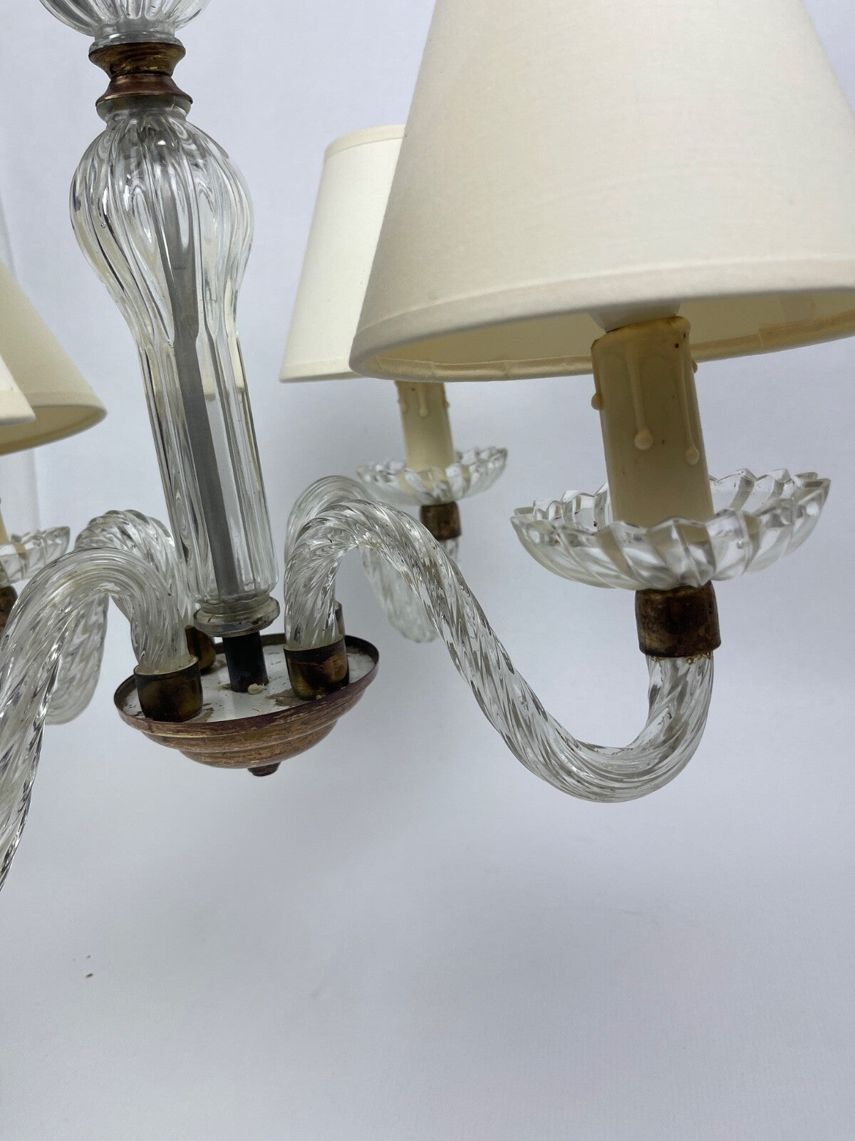 Petit lustre en verre moulé