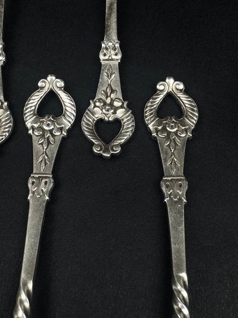 Christofle, coffret de 6 cuillères à moka modèle corne d'abondanceflag