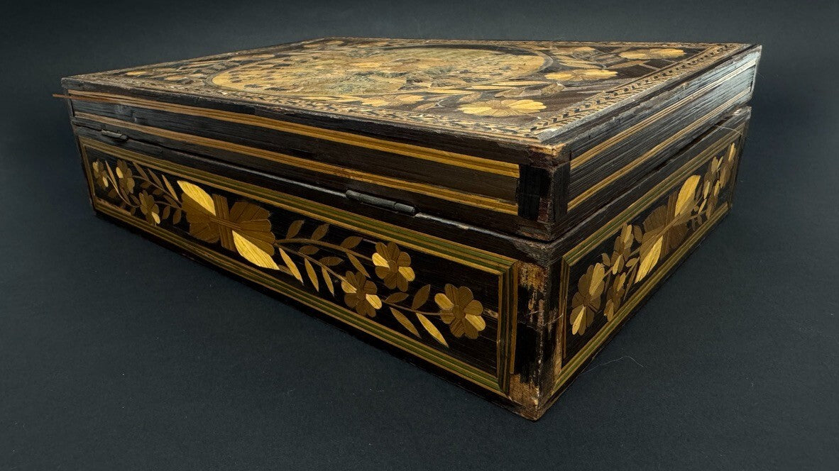 Coffret boîte à couture en marqueterie de paille Fin XVIIIème début XIXème