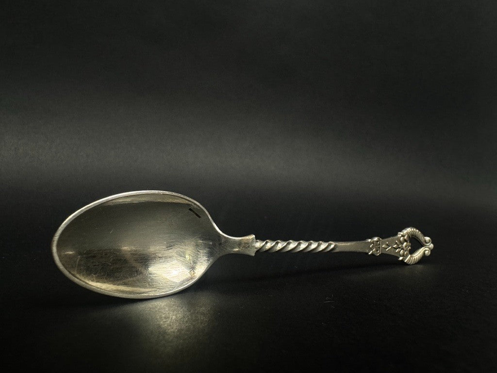 Christofle, coffret de 6 cuillères à moka modèle corne d'abondanceflag