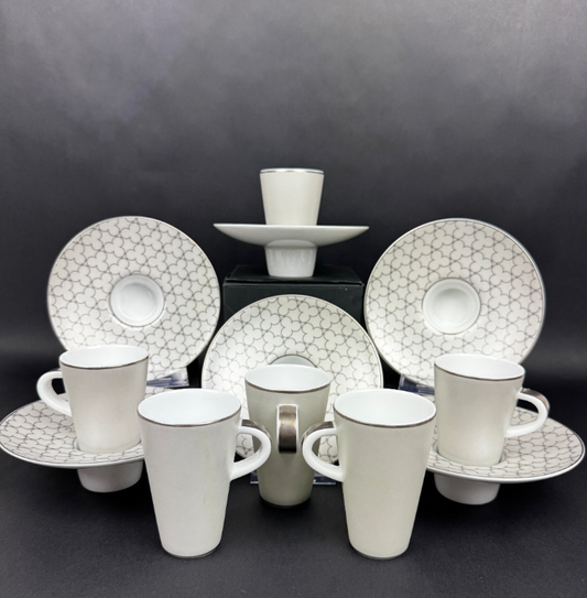 Suite de 6 tasses à café Raynaud modèle Silver, tasses trembleuses