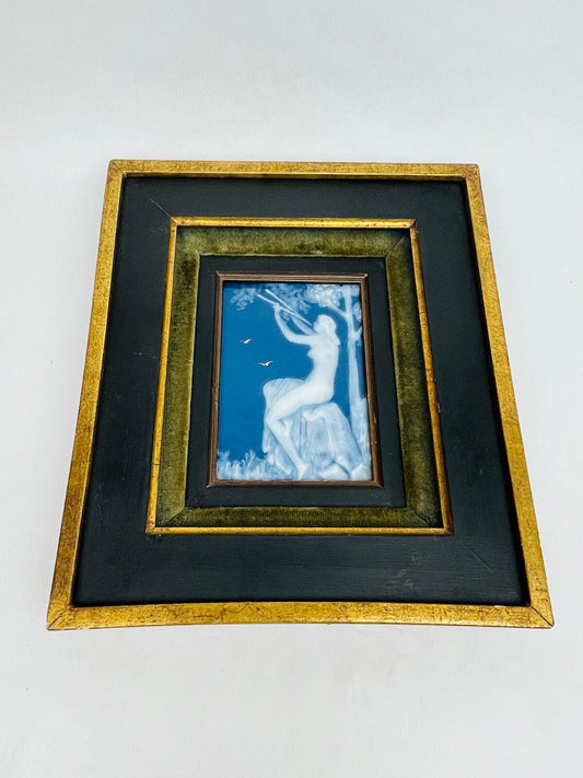 Marcel CHAUFRIASSE (1926-1990) Plaque en porcelaine de  Limoges encadrée