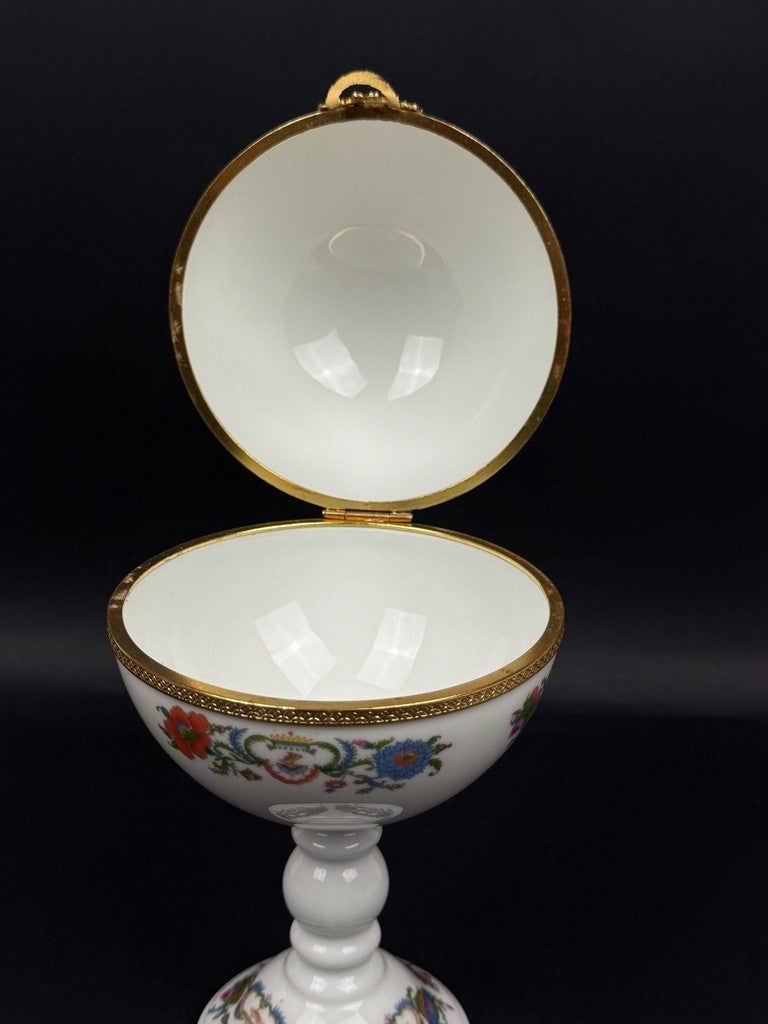 Raynaud, bonbonnière sur pied en porcelaine de Limoges