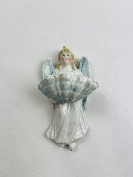 Petit bénitier de chevet 19ème en porcelaine de Paris, angelot