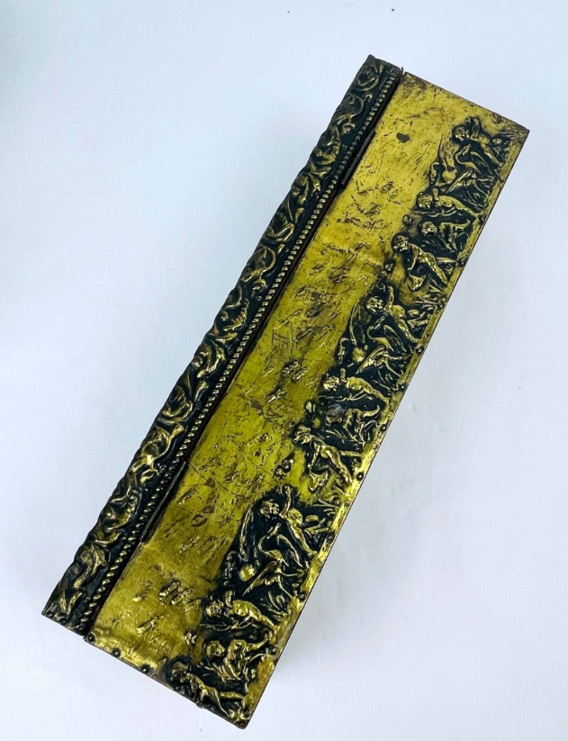 Boîte à Bijoux Ou Boîte à Gants, Bois Et Cuivre Repoussé