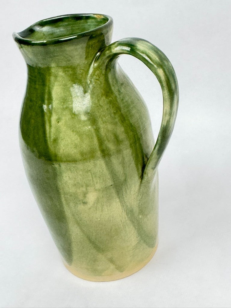 petit broc en céramique émaillé vert Maryvonne Zollinger