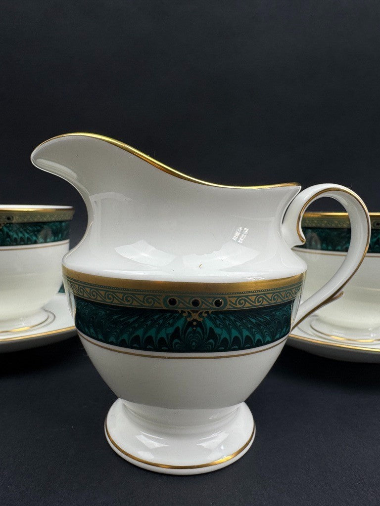 Lot 2 tasses à thé avec sous tasses et pot à lait Lenox Classic Edition USA