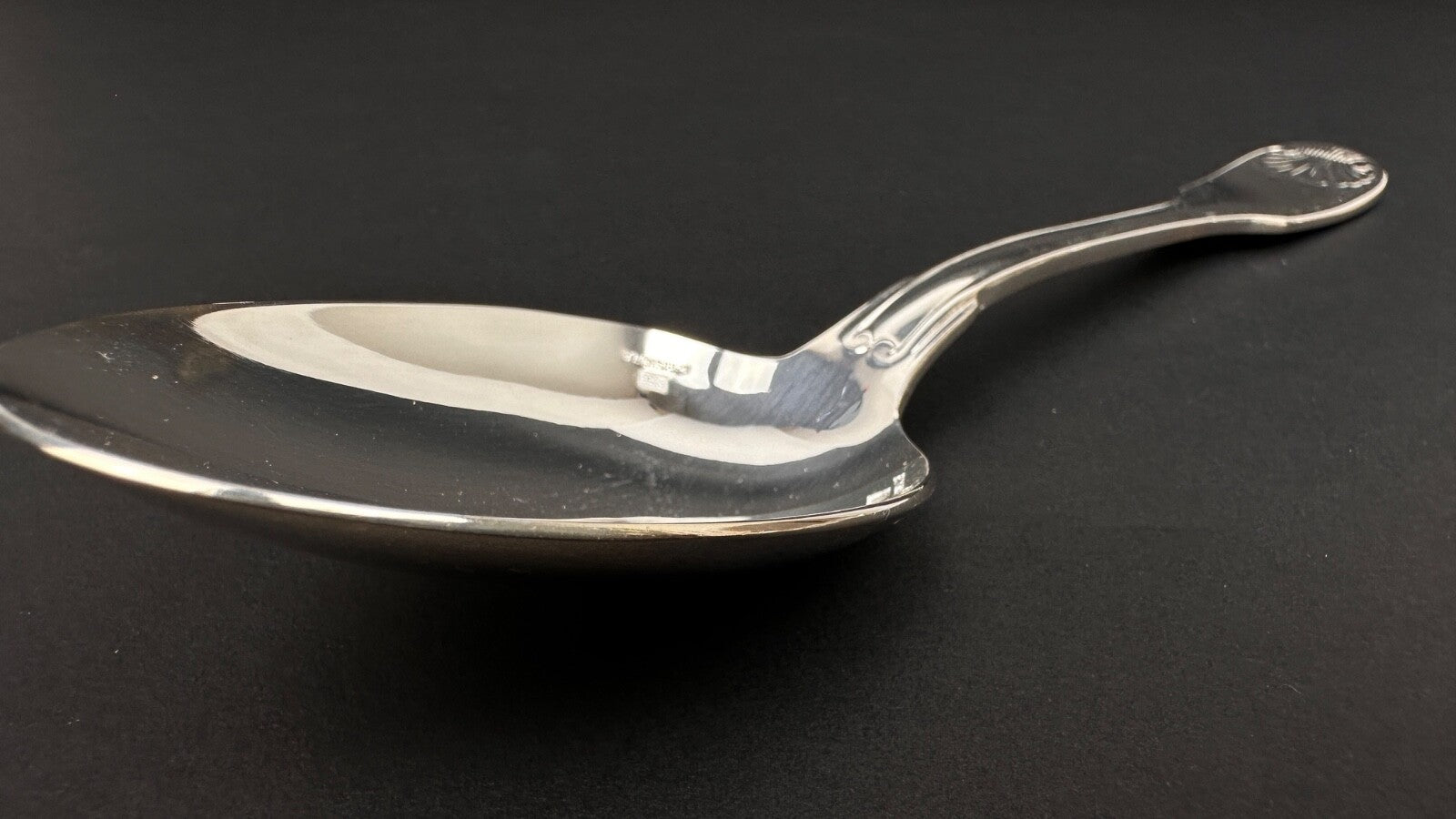 Christofle,  cuillère à dessert,  modèle Vendôme, Paris. Neuve.