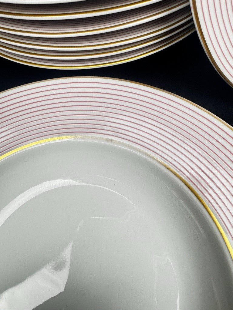 Raynaud, suite de 8 assiettes creuses en porcelaine de Limoges – Mille-Raies