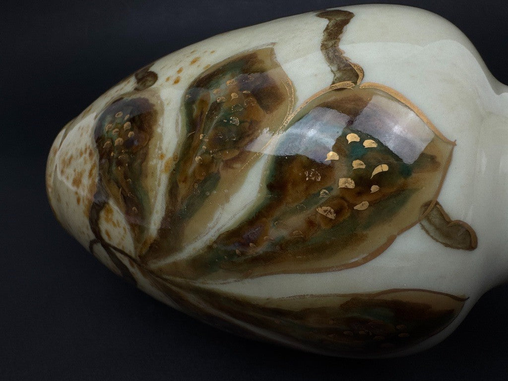 Vase n°9 manufacture Tharaud, vers 1950-1960, porcelaine brune aux feuilles