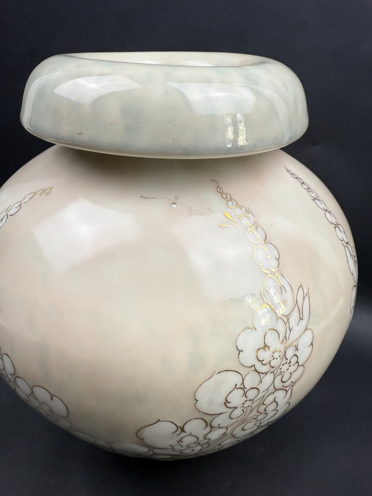 Vase Tharaud Limoges Décor floral doré Porcelaine émaillée – H 26 cm