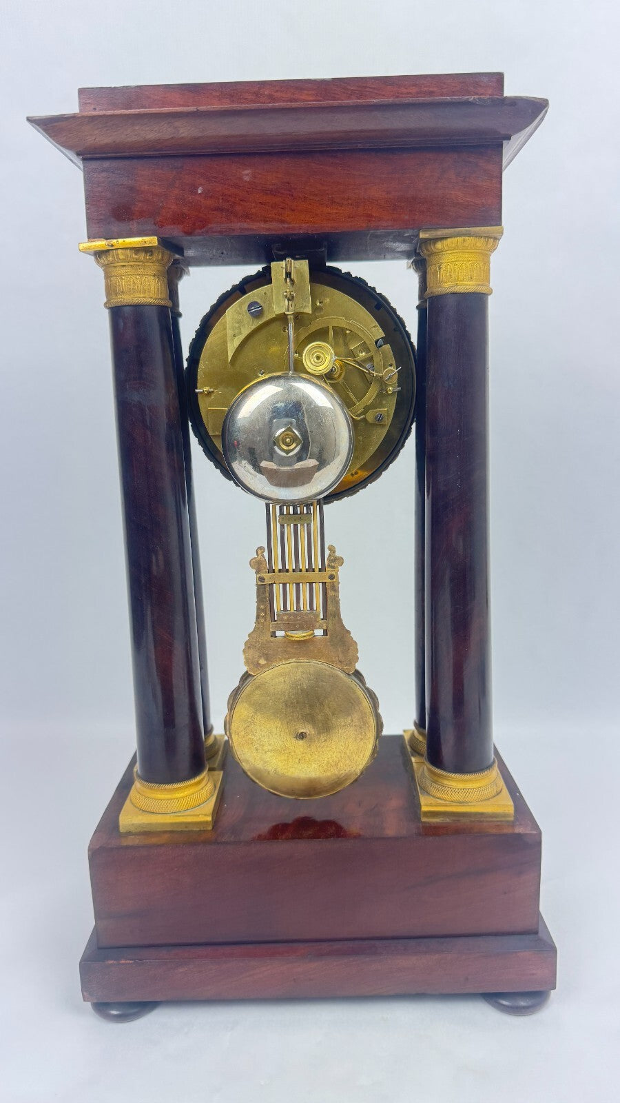 Pendule portique en acajou époque Restauration