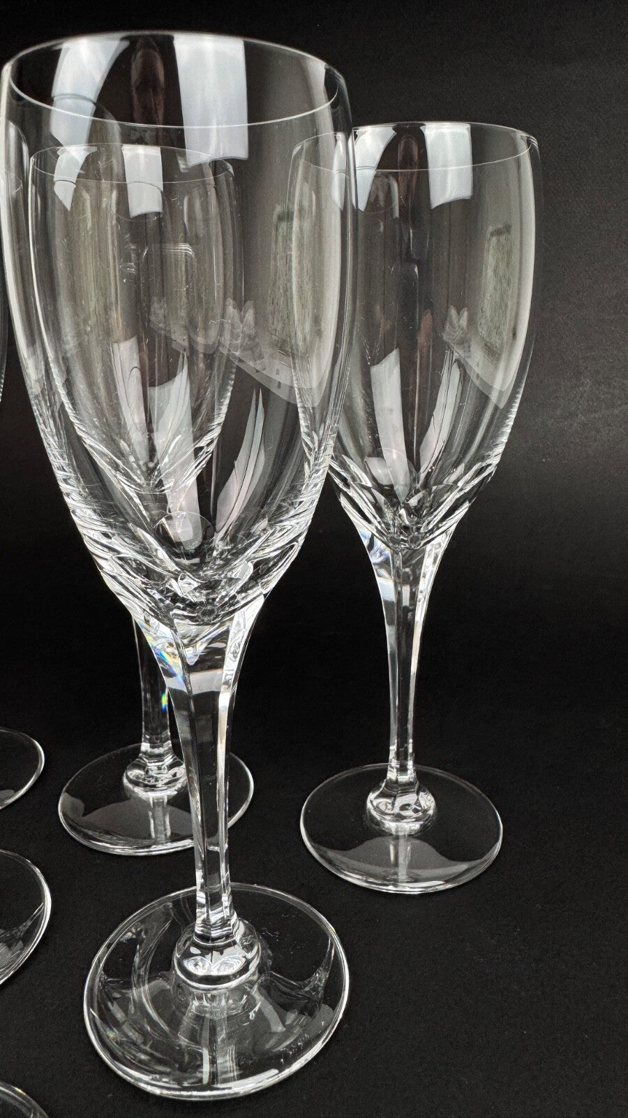 Lalique suite de 6 flûtes à champagne  modèle Tuileries