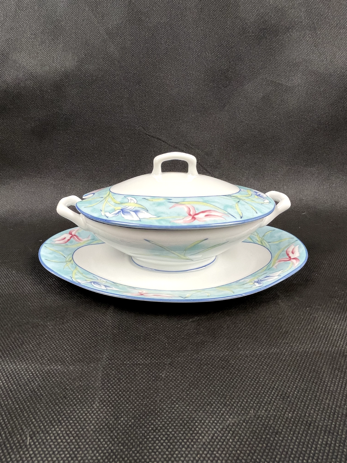 CH Field Haviland, Limoges,  saucière, modèle Assouan