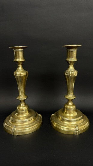 Paire de bougeoirs en bronze doré époque Régence XVIIIème