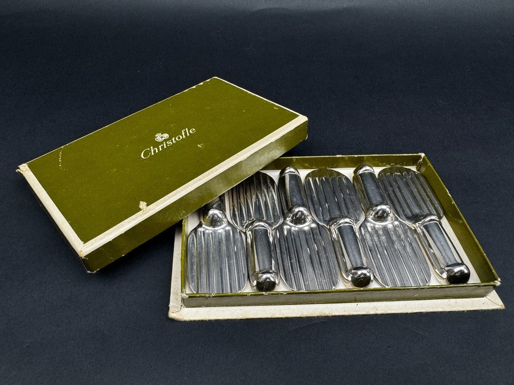Christofle – Suite de 6 porte-couteaux en métal argenté, modèle Raquettes, avec