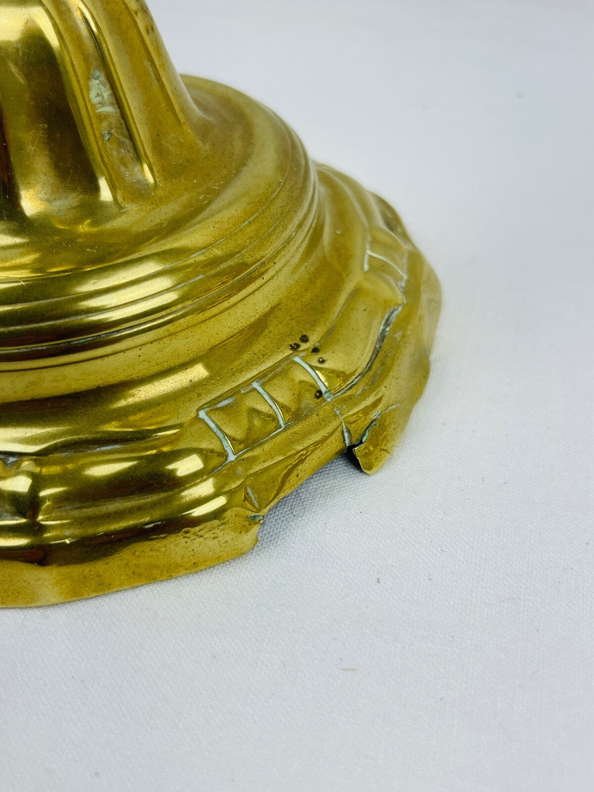 Paire de bougeoirs en bronze époque Transition