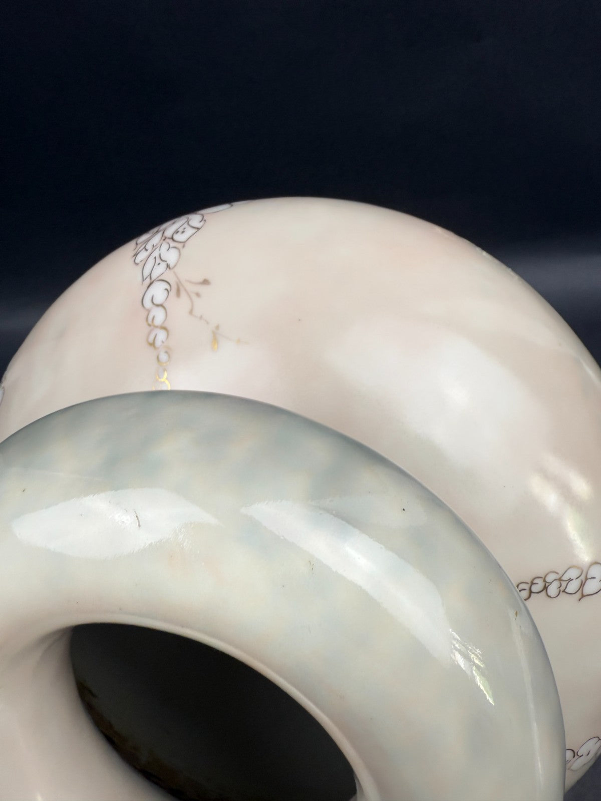 Vase Tharaud Limoges Décor floral doré Porcelaine émaillée – H 26 cm