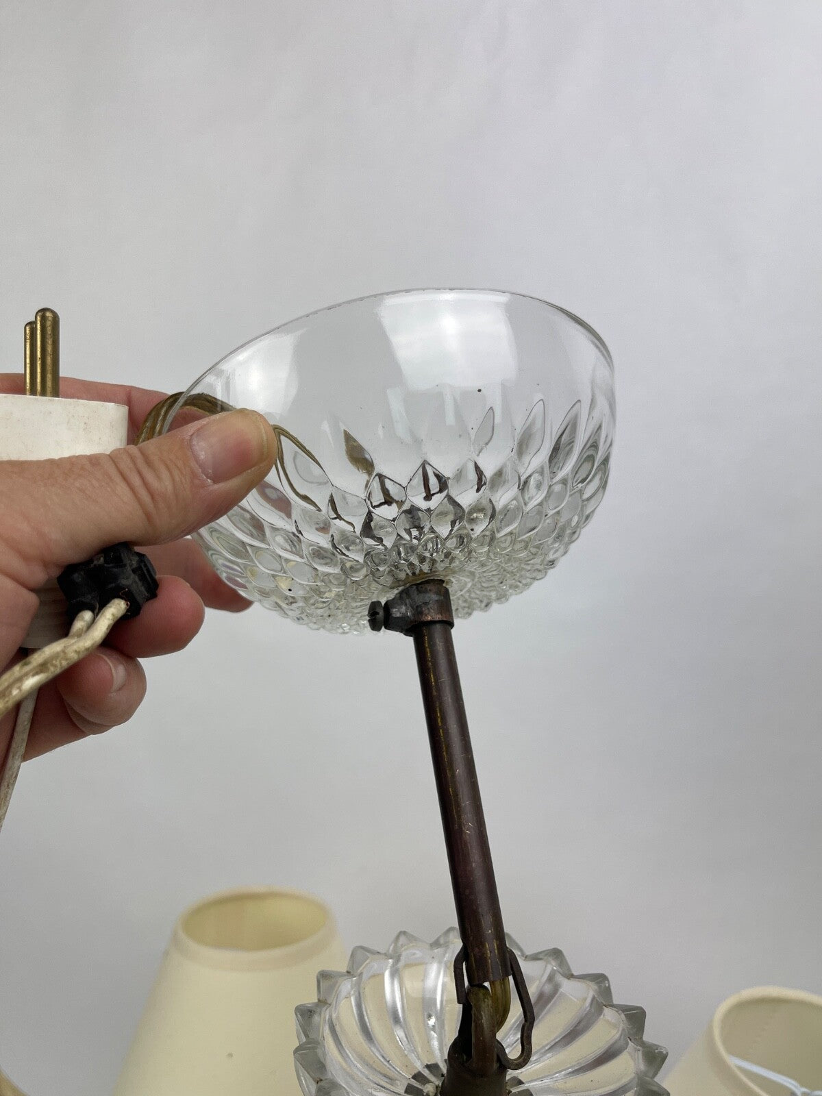 Petit lustre en verre moulé