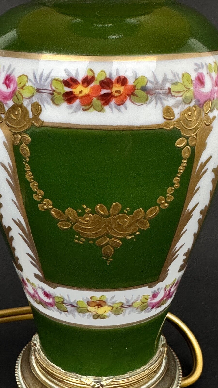 Petite Lampe En Porcelaine, Limoges Ou Sèvres