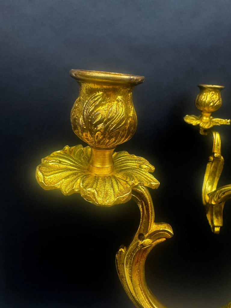 Candélabre à cinq lumières bronze doré style Louis XV rocaille XIXe