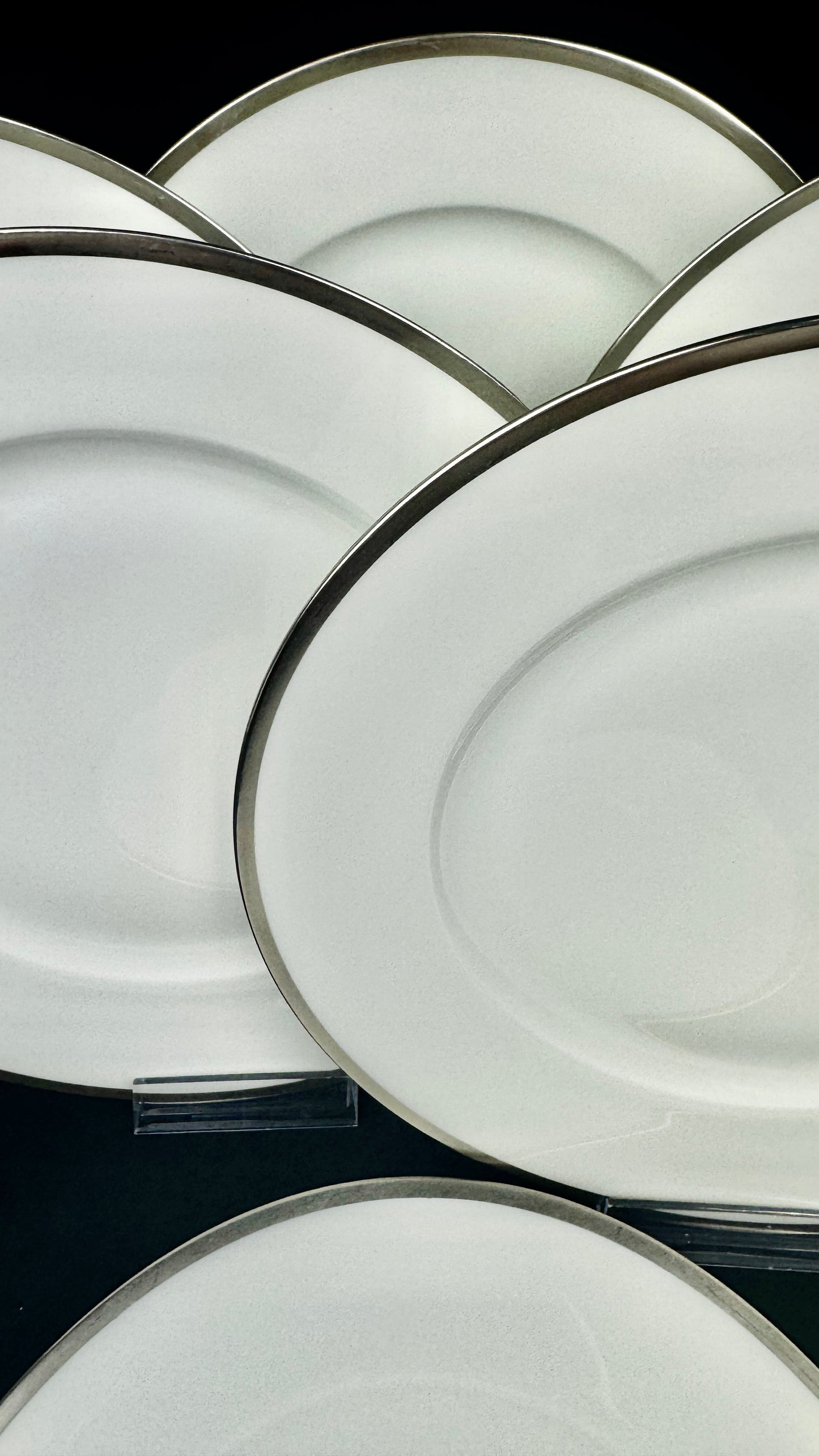 Raynaud, Fontainebleau Platine, suite de 6 assiettes à aile 22 cm