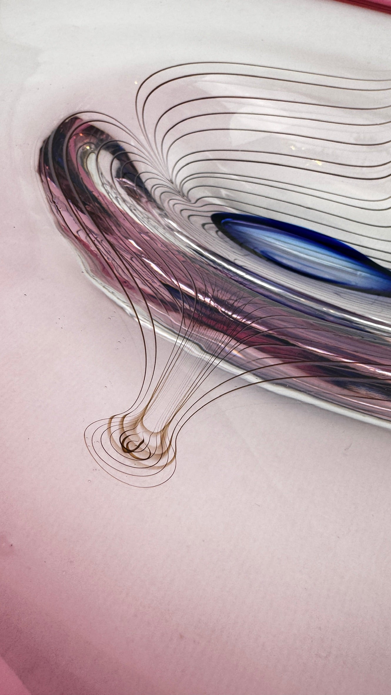Coupe en verre d’art signée Adam Jabłoński – Studio glass polonais, fin XXe siècle