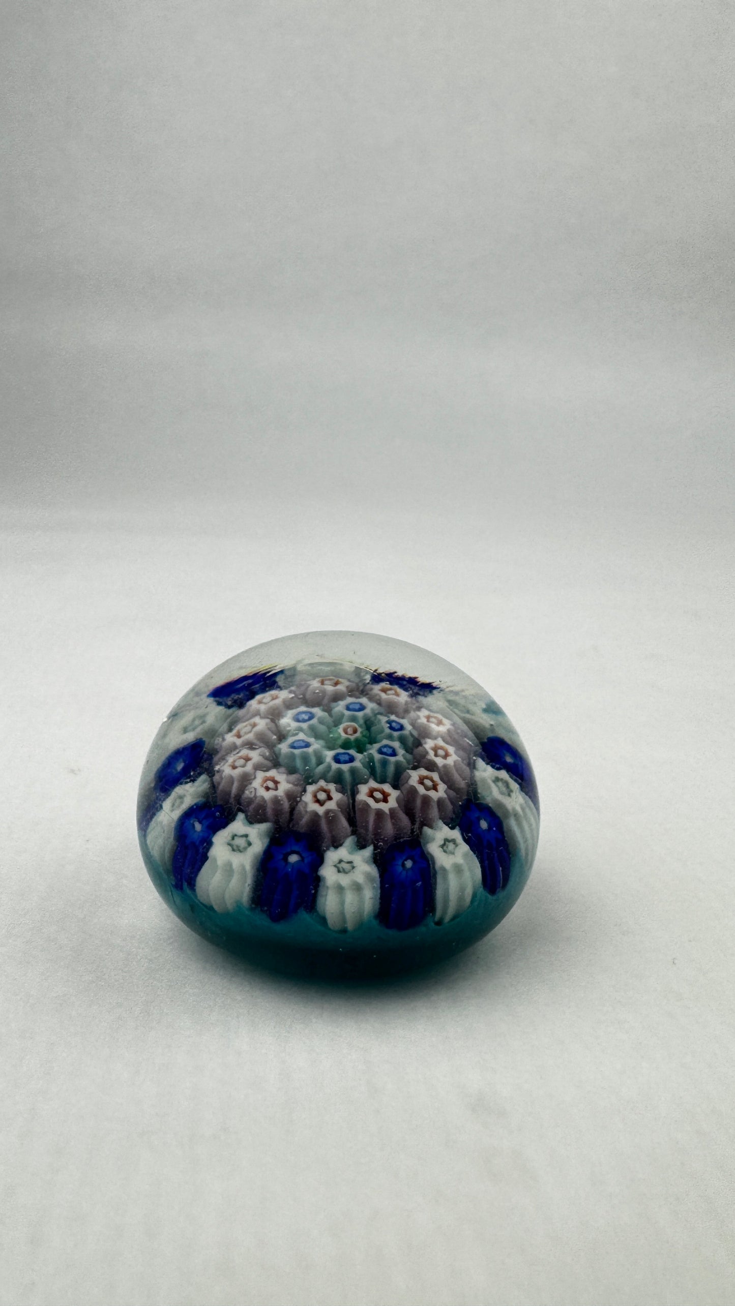 Presse papier millefiori turquoise bleu blanc XXe siecle