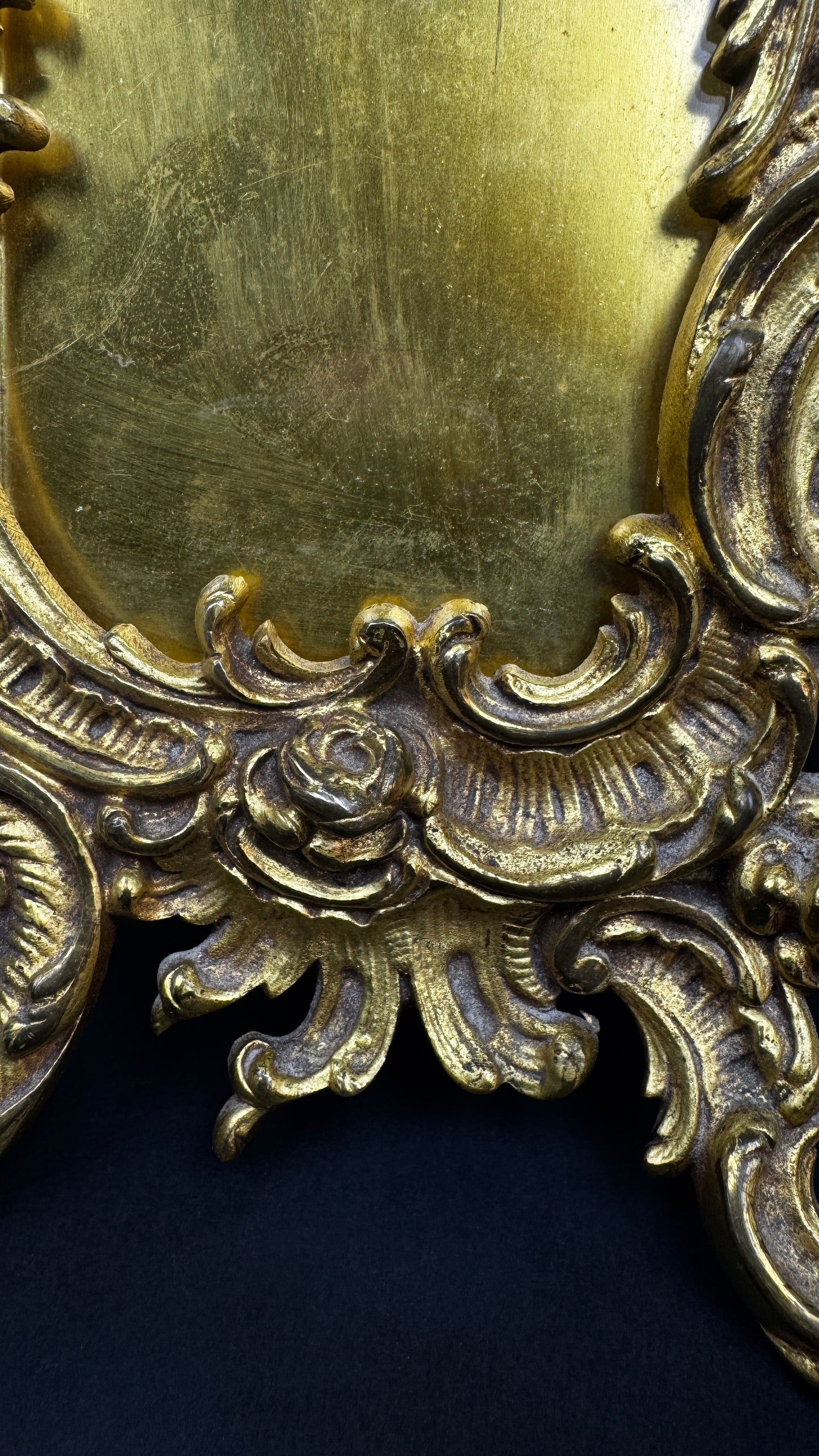 PAIRE DE CADRES EN BRONZE DORÉ STYLE LOUIS XV FIN XIXe SIÈCLE
