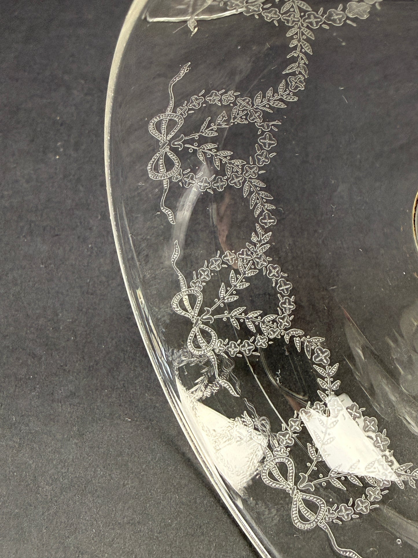 Suite de 6 coupes à champagne en cristal gravé, lot n°1