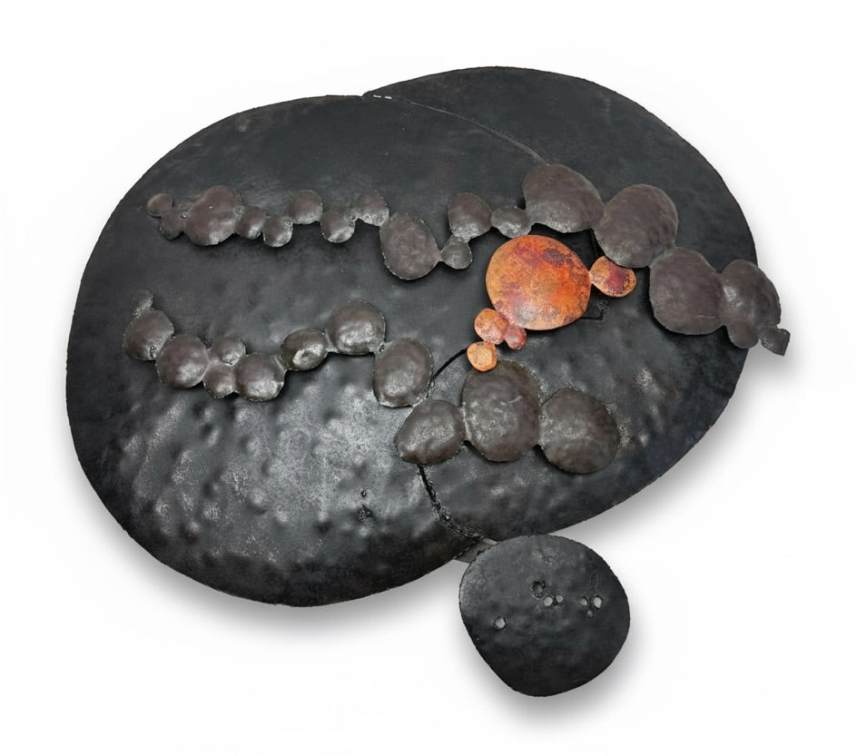 Ensemble de sculptures murales brutalistes signées B + D, vers 1965–1975