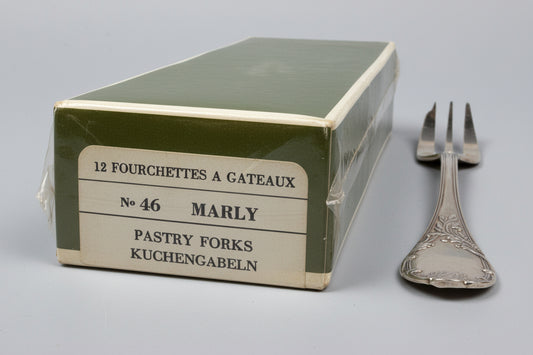 Lot de 12 fourchettes à gâteaux Christofle modèle Marly – neuves sous blister, boîte d’origine scellée