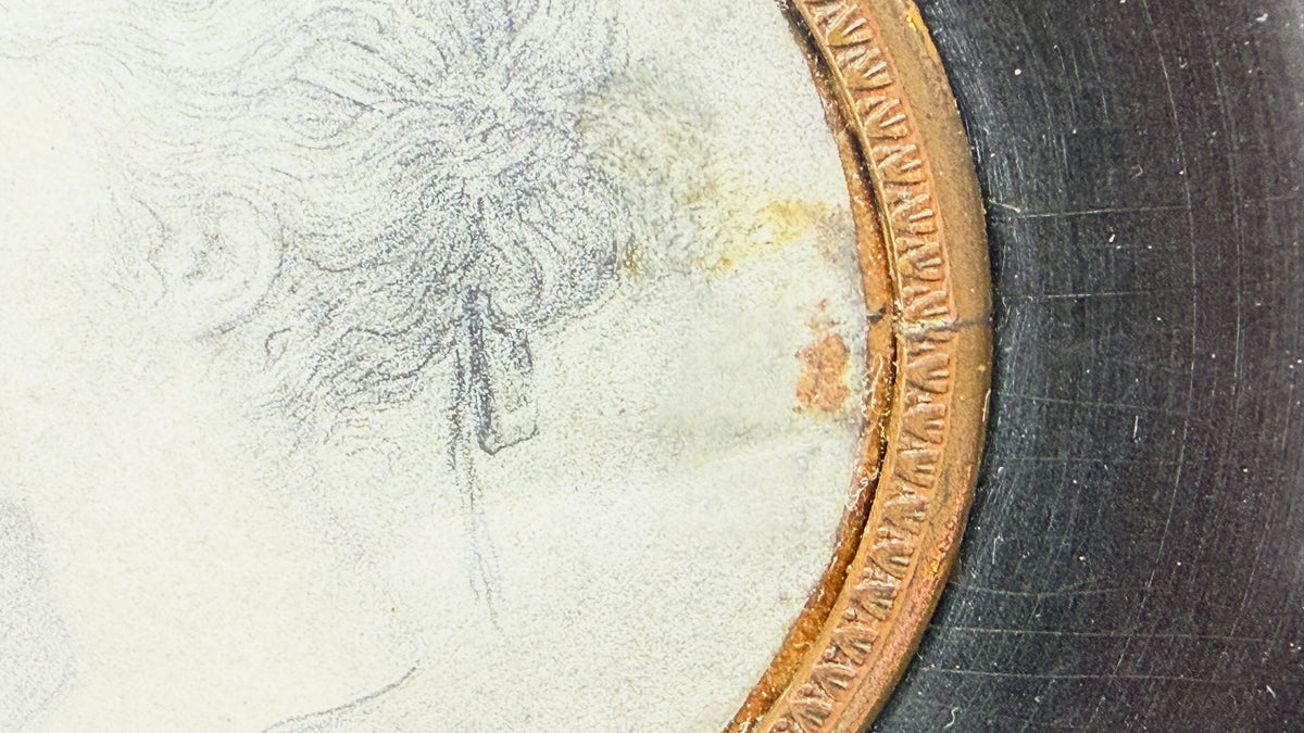 Profil féminin à la mine de plomb, miniature en tondo du début du XIXe siècle
