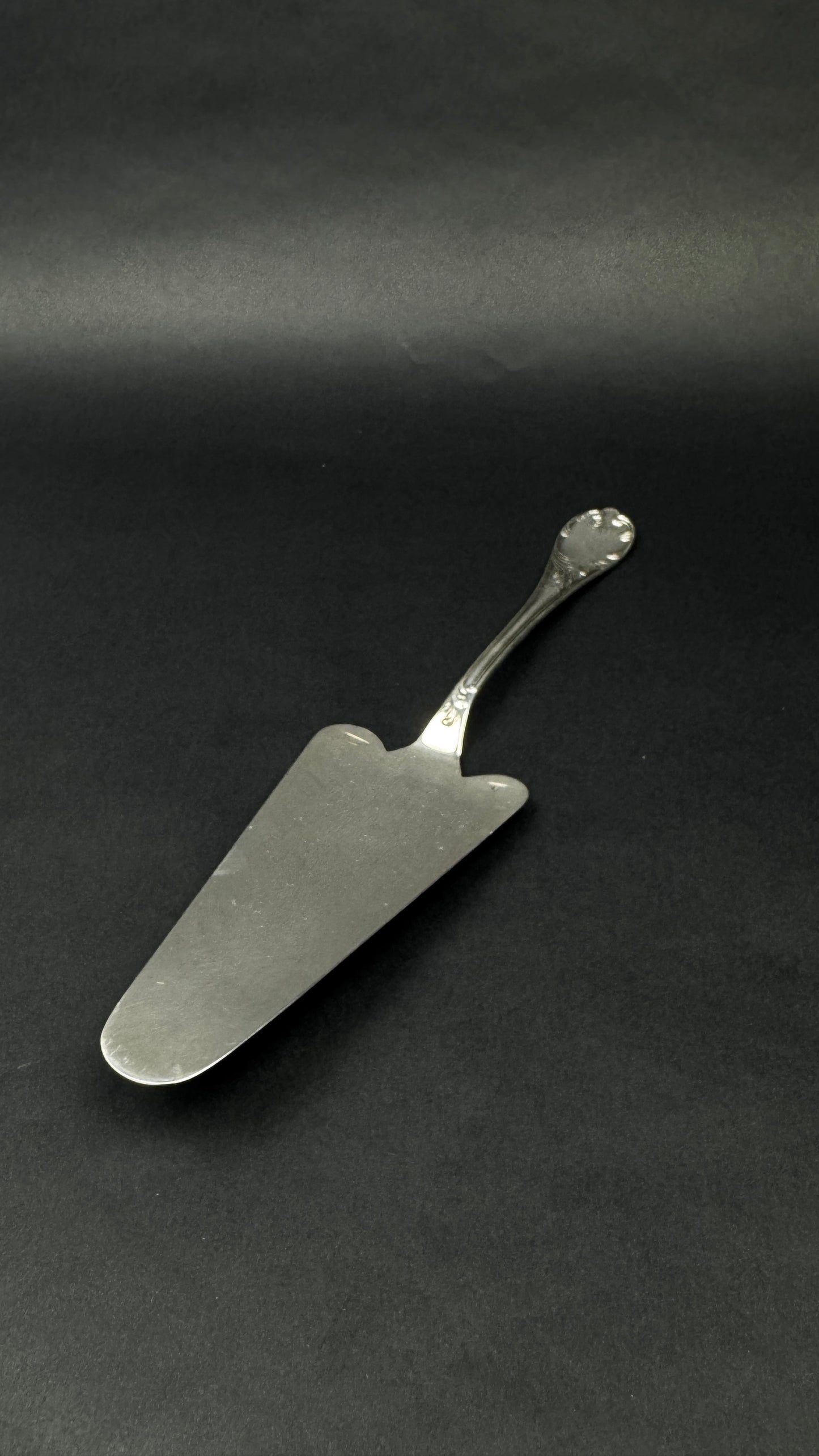 Pelle a gateaux Christofle Marly metal argente annees 80