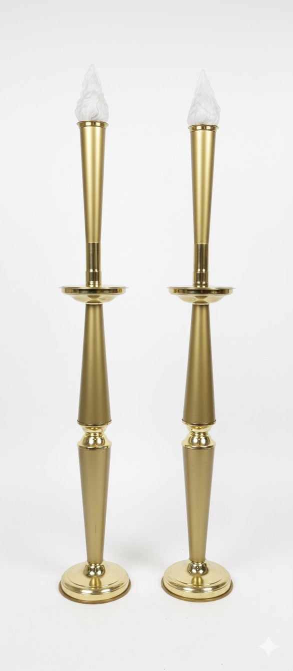 Ensemble liturgique chapelle mi-siècle laiton et polymère croix lampes bénitier