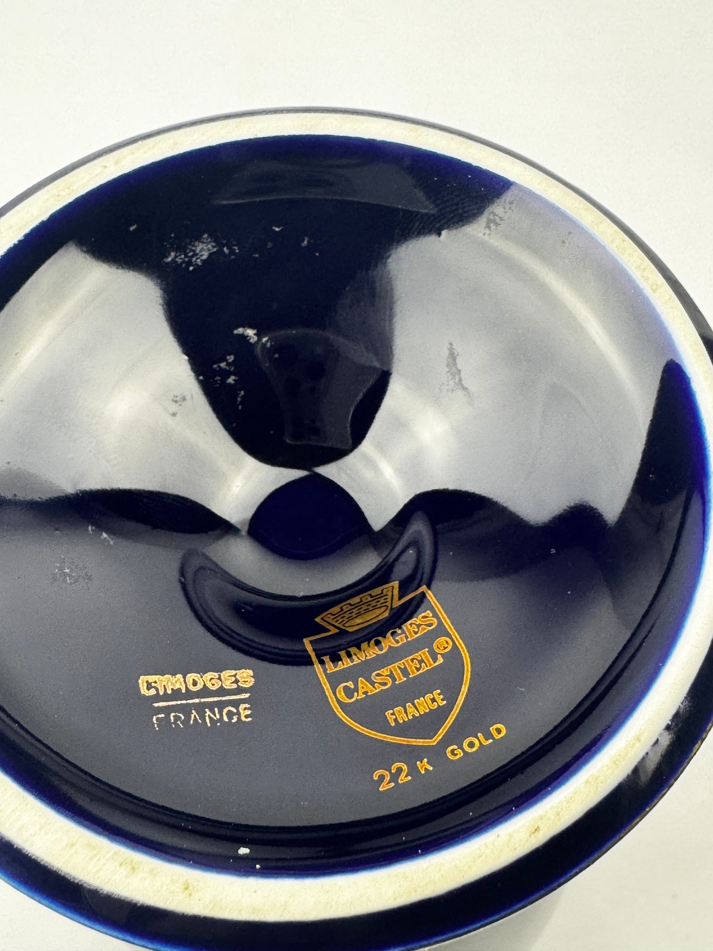 Vase Limoges Castel décor romantique doré à l’or 22 carats – H25 cm