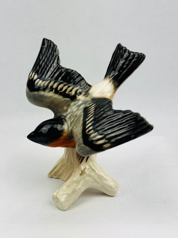 Figurine d’oiseau Goebel West Germany – Rouge-gorge en vol, porcelaine émaillée