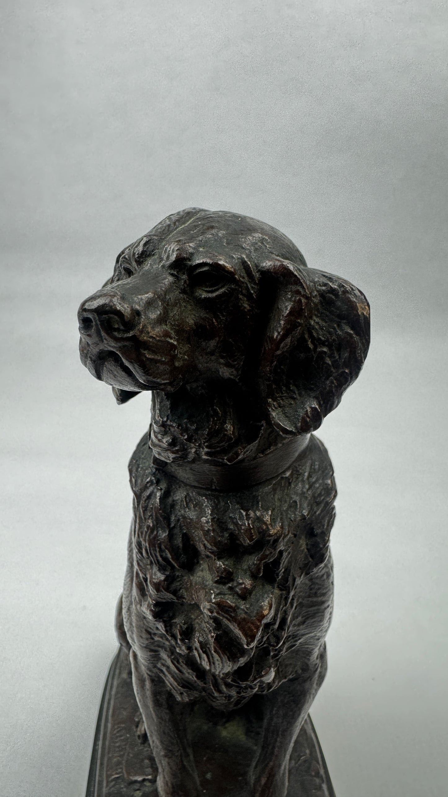 Bronze animalier signé Delabriere chien de chasse 16,5 cm