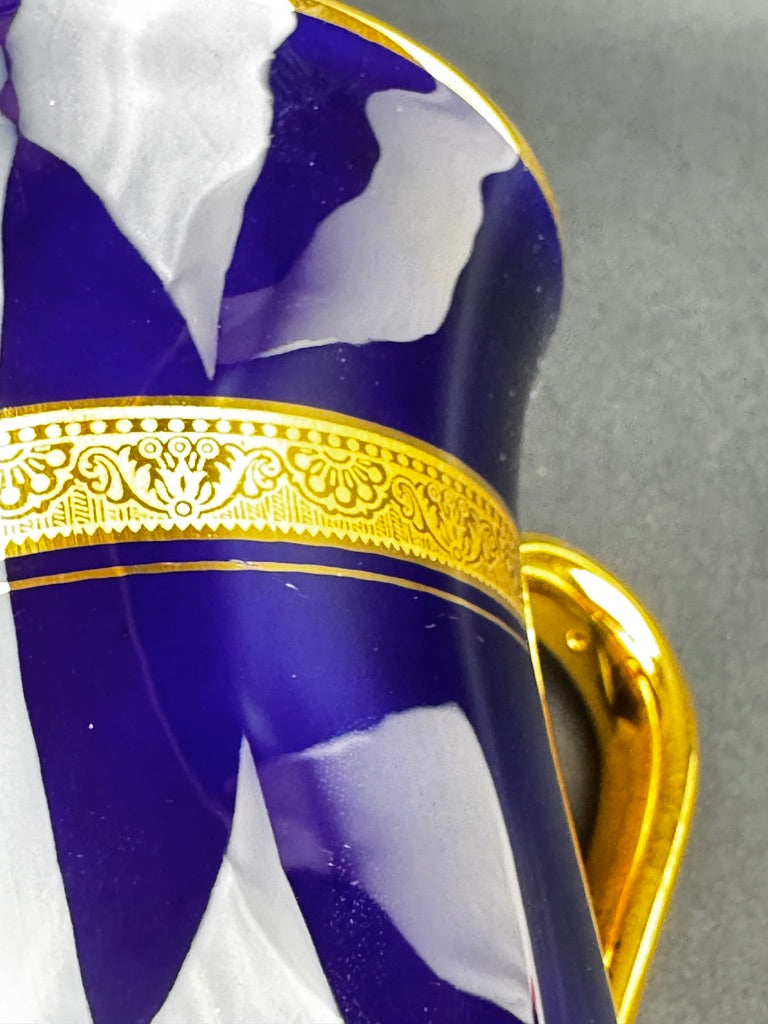 Service à café tête à tête bleu de Four et or Legle Limoges, porcelaine d’art