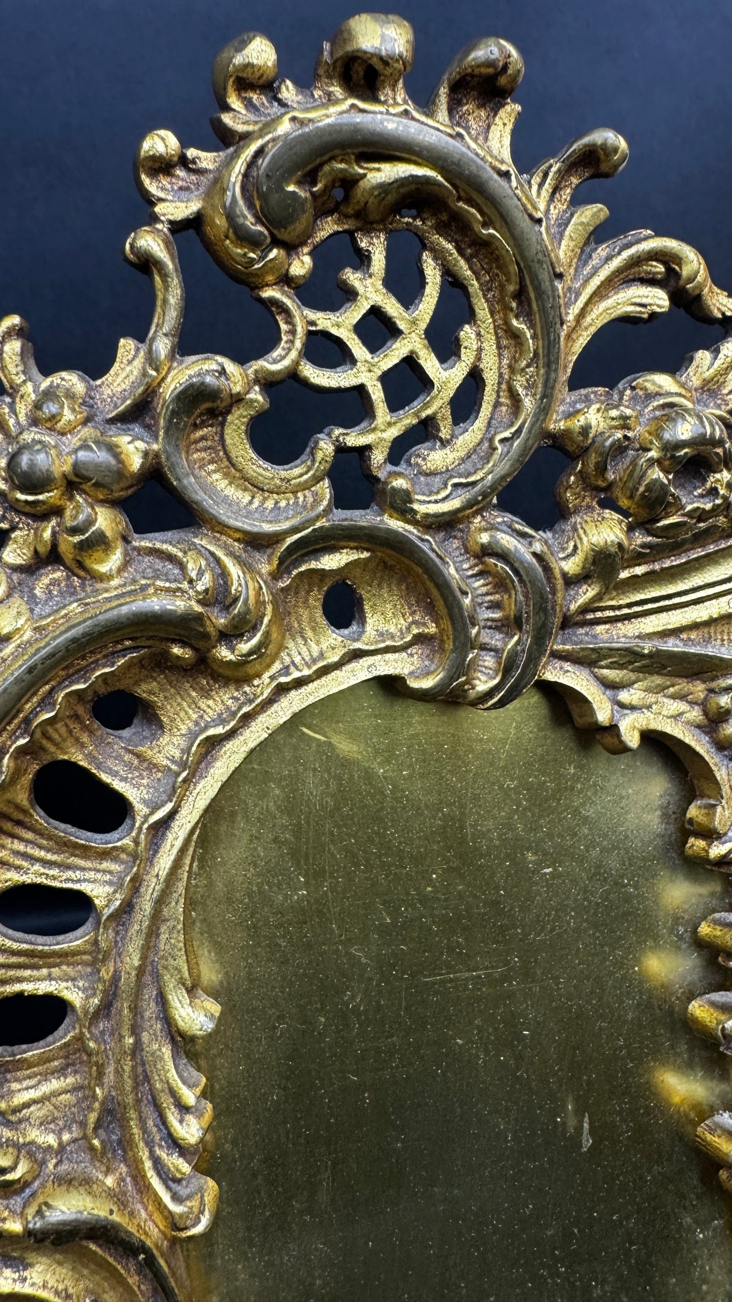 PAIRE DE CADRES EN BRONZE DORÉ STYLE LOUIS XV FIN XIXe SIÈCLE