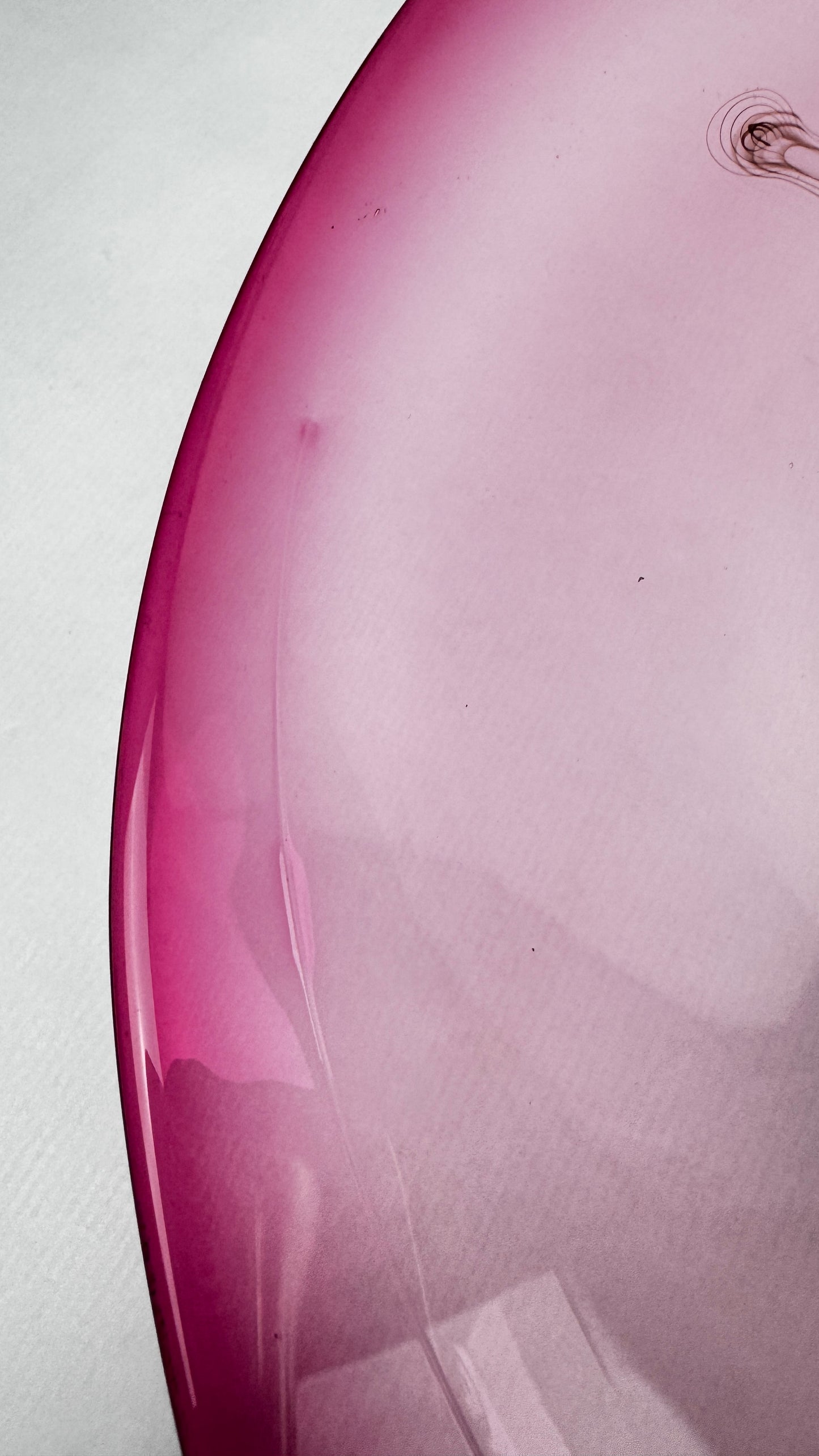 Coupe en verre d’art signée Adam Jabłoński – Studio glass polonais, fin XXe siècle