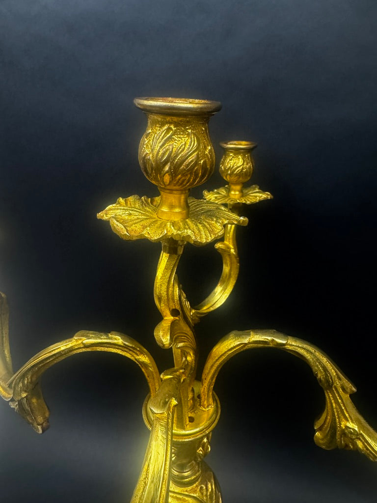 Candélabre à cinq lumières bronze doré style Louis XV rocaille XIXe