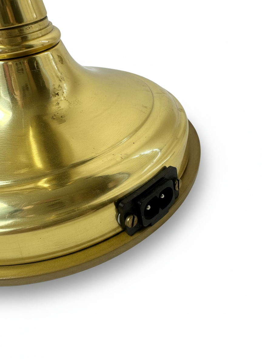 Ensemble liturgique chapelle mi-siècle laiton et polymère croix lampes bénitier