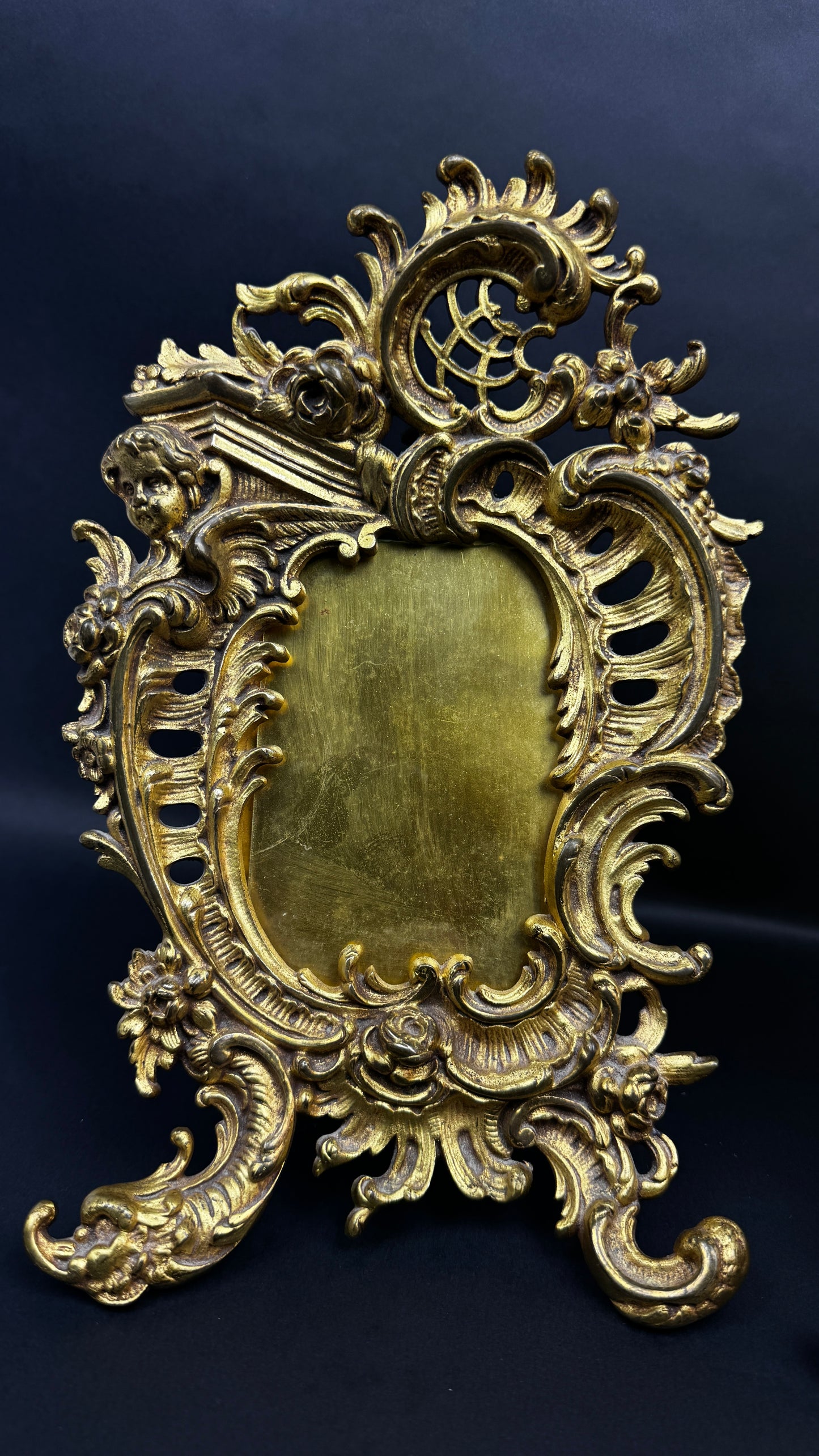 PAIRE DE CADRES EN BRONZE DORÉ STYLE LOUIS XV FIN XIXe SIÈCLE