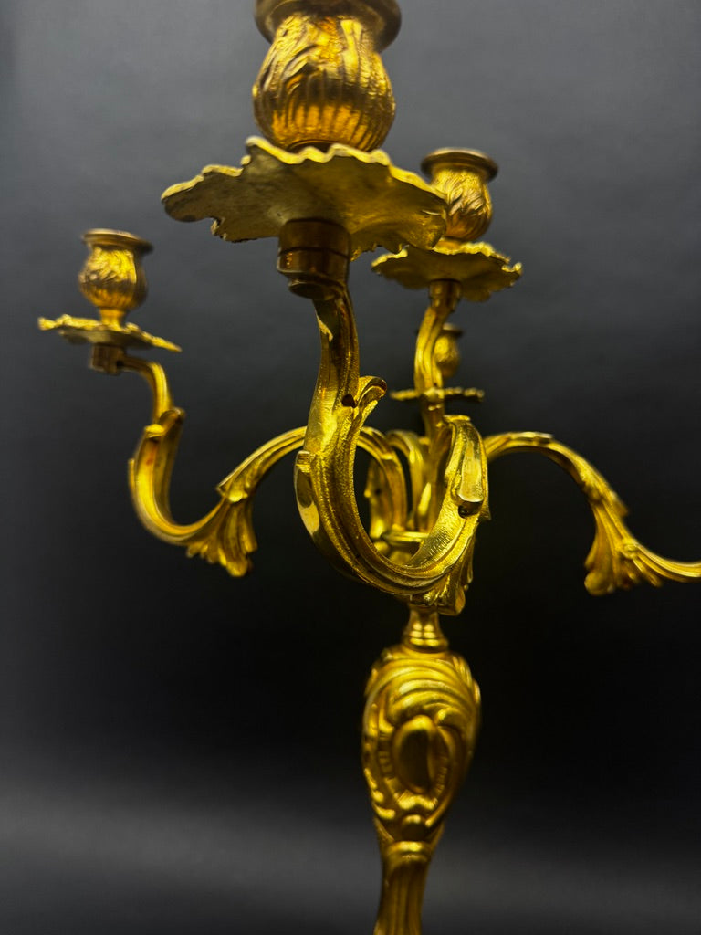 Candélabre à cinq lumières bronze doré style Louis XV rocaille XIXe