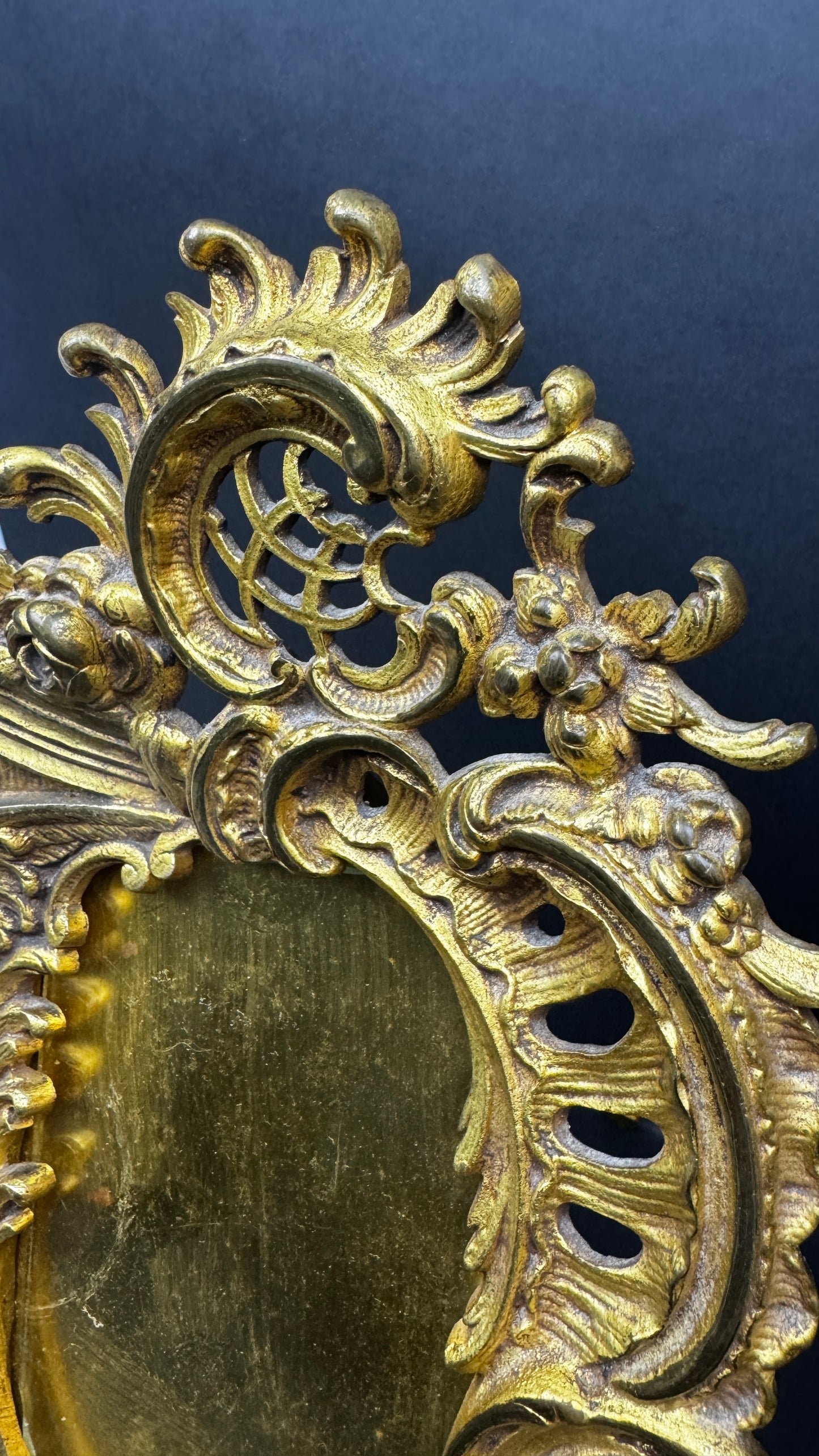 PAIRE DE CADRES EN BRONZE DORÉ STYLE LOUIS XV FIN XIXe SIÈCLE